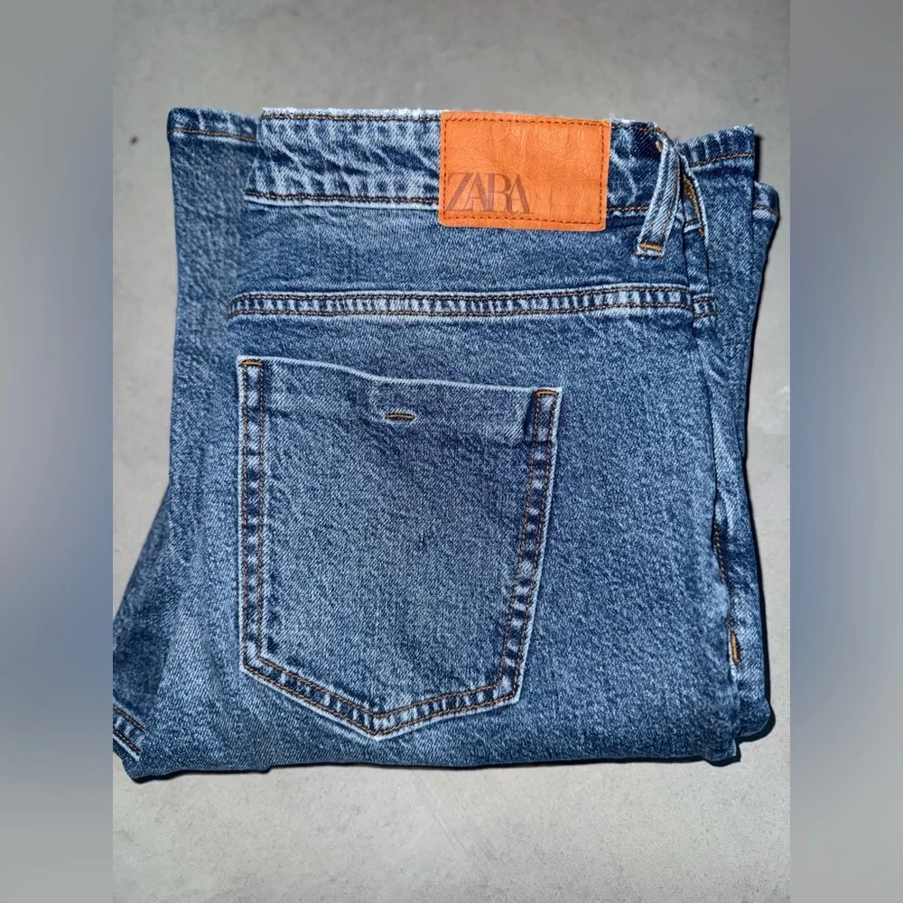 Zara Women's Blue Flare Jeans - Picture 8 of 9